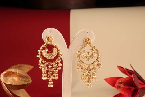 Vasundhara Diamond Roof diamond solitaire pendant