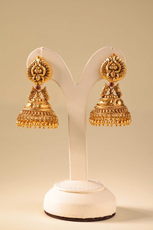 Vasundhara Diamond Roof diamond drop and stud earrings