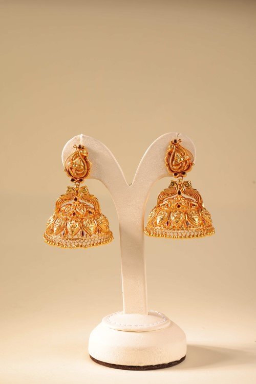 Vasundhara Diamond Roof diamond earrings